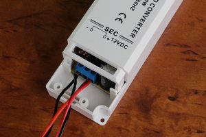 fertiger Anschluss von zwei LED Streifen an einen LED Trafo